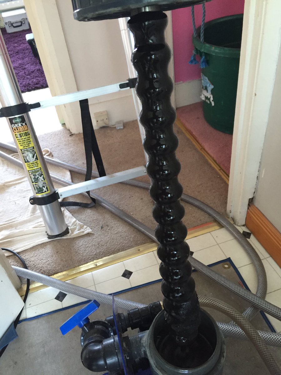 gmartinheating's tweet image. @KamcoPF @powerflushhull ahhh that's better! Look at the difference that made. Flushing at its best. #flushing