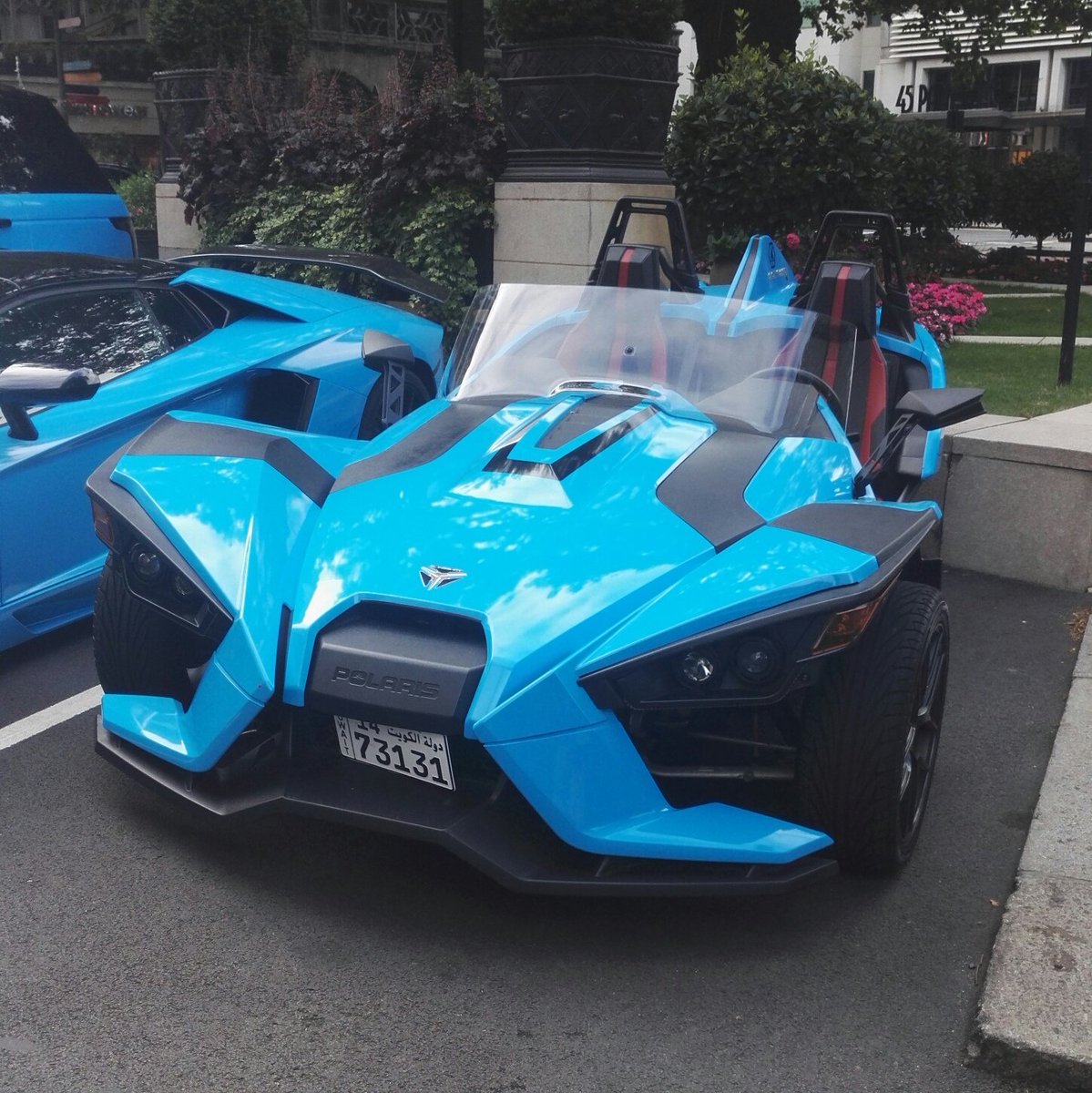CoolCarsLondon's tweet photo. Polaris Slingshot SL blue crew, in the middle of London looks bonkers. 
#Polaris #Slingshot #BlueCrew #3wheeler https://t.co/63ya6mb6HY