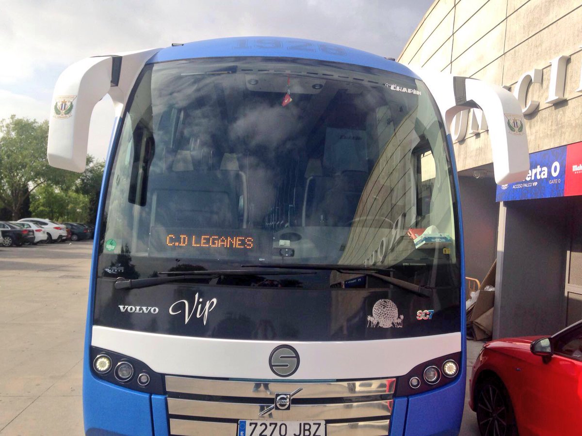 CDLeganes's tweet photo. Autobús personalizado para la nueva temporada en Primera. Porque #EnLaVidaTodolLEGA https://t.co/tYbsITi6RT