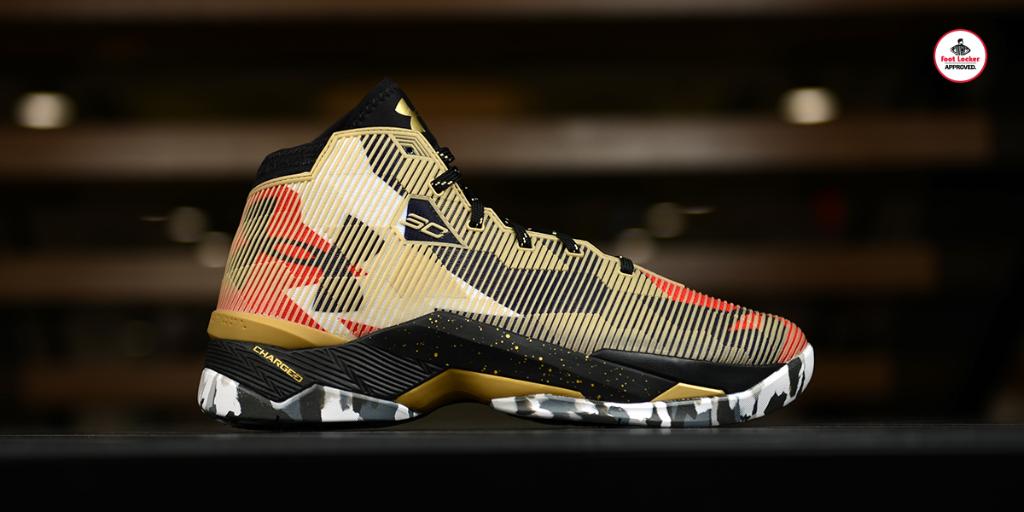 curry 2.5 foot locker