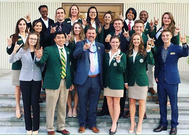 The #usfsmambassadors welcome the fall semester!! #greenandgold #usfsm #GoBulls