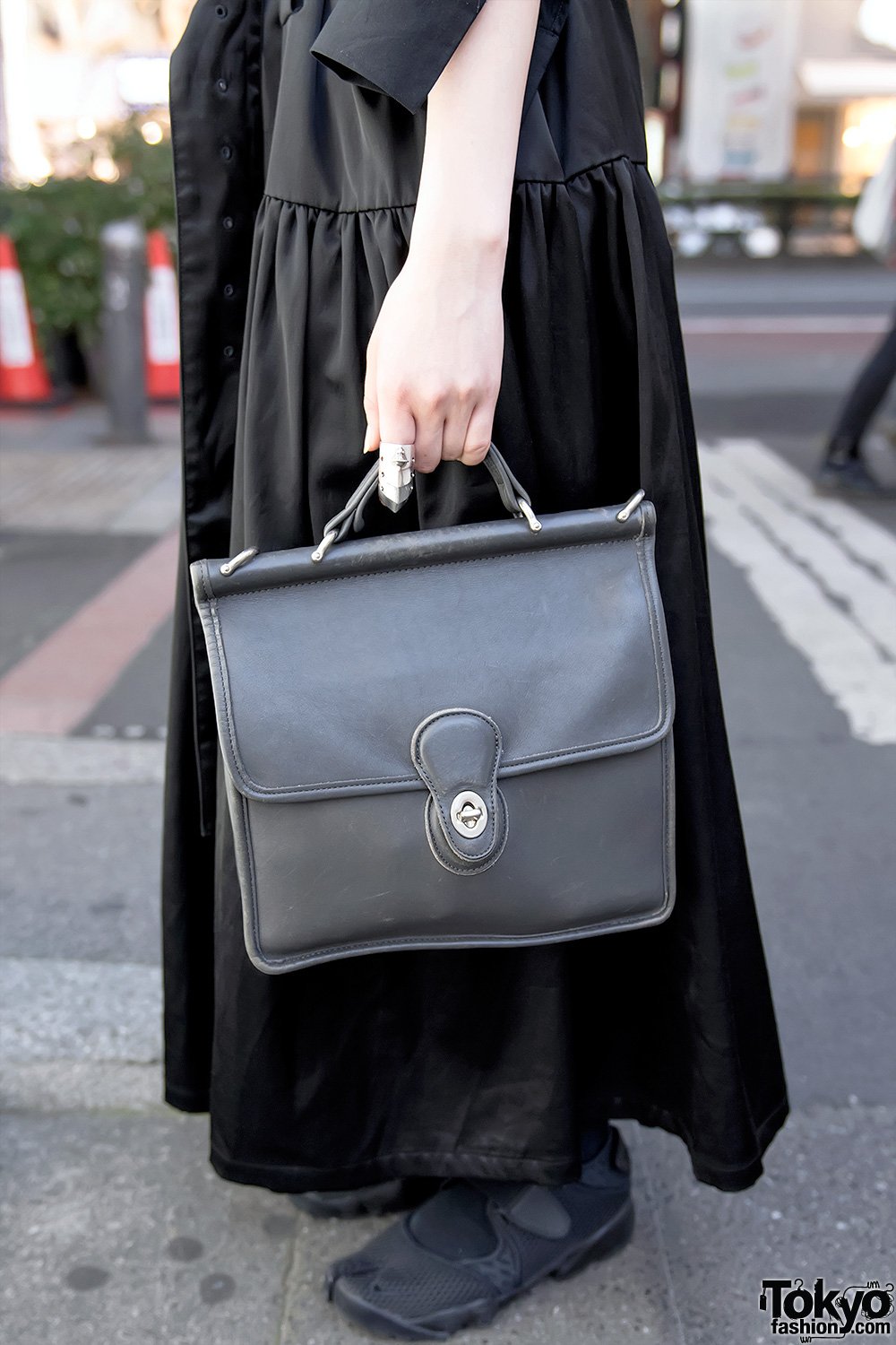 Tokyo Fashion on X: Dark Harajuku street style w/ Yohji Yamamoto, LIMI feu  & vintage bag & tabi sneakers #原宿    / X