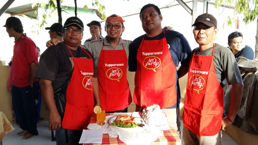suffreeuyek's tweet photo. Lomba masak nasi goreng agustusan https://t.co/dZeQjwdIFg