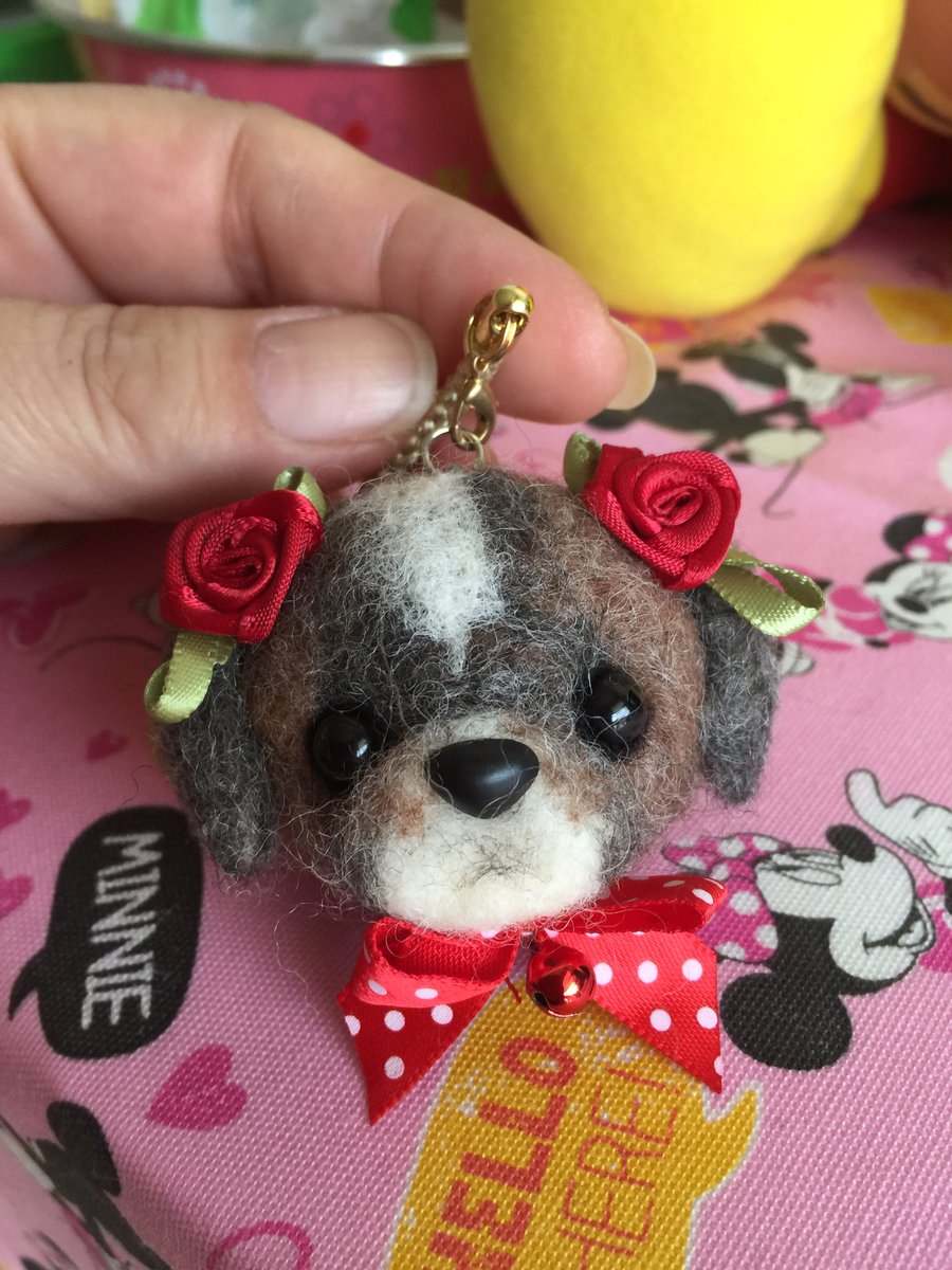 お友達にプレゼント。
私も、作ってもらった5匹ぶん。
すごく似てるから友達にもあげたくてオーダーしました。
去年、虹の橋にお引っ越ししたももちゃんです。