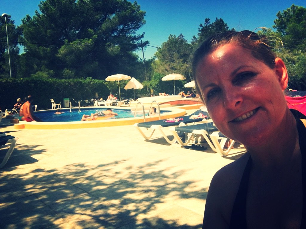 ValerieBarlow6's tweet image. Today, I think I&apos;ll stay here #holidayproblems #notproblems #Ibiza
