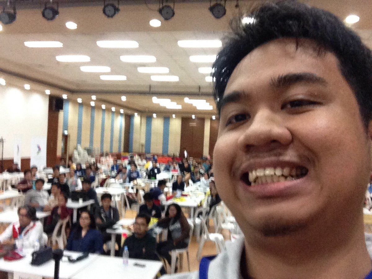 jcs0riano's tweet photo. Presenting at #webgeekdevcup #throwback https://t.co/WOq9uZ8gZH