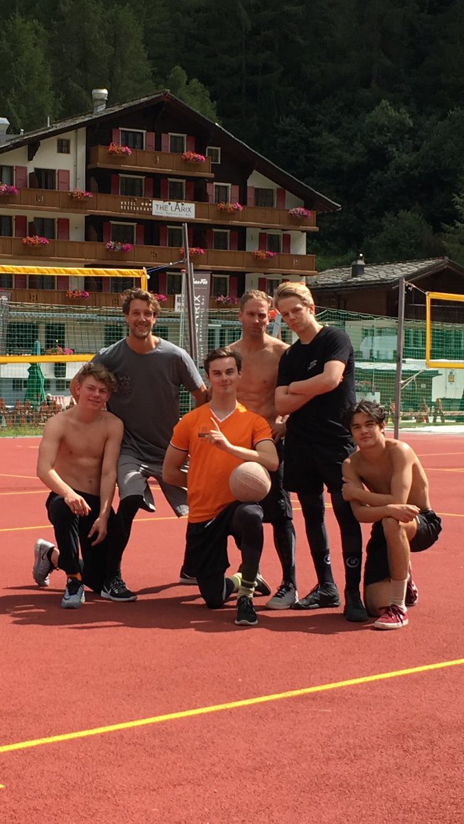 #volleybal squad on another down day <a href="/NSkiV/">Nederlandse Ski Vereniging</a>