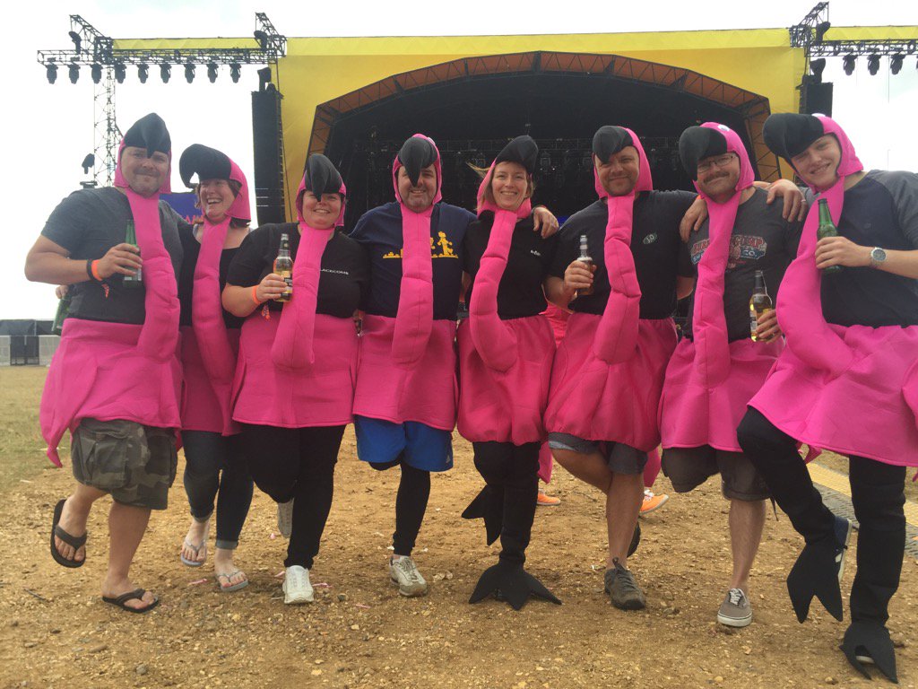 Danrice73's tweet photo. #rewindfestival #pinkflamingoclub https://t.co/waPLQp4Omz