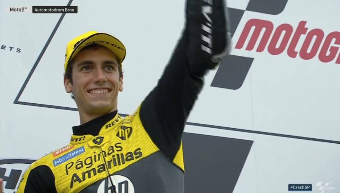 YuliEnjoyLife's tweet image. Congrats to @Rins42 2nd place!👯🏁🏆 @DannyKent52 is back and improving!😍 #CzechGP #AlexRing42 #DannyKent52 #MotoGP