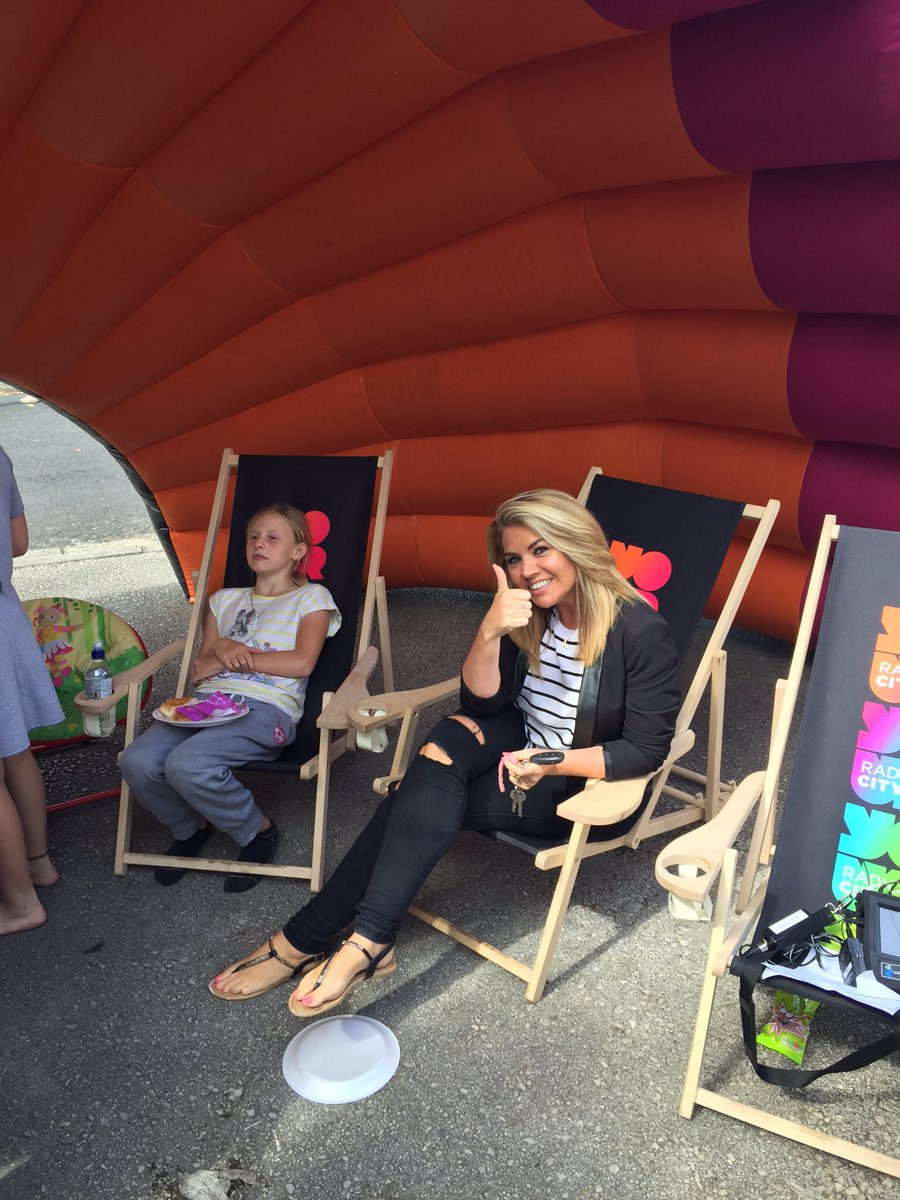 HitsNWnews's tweet photo. Well done Upton Green Speke! Street party winners 🎉🍭🎊 @RadioCity967 https://t.co/unYuKs5hmQ