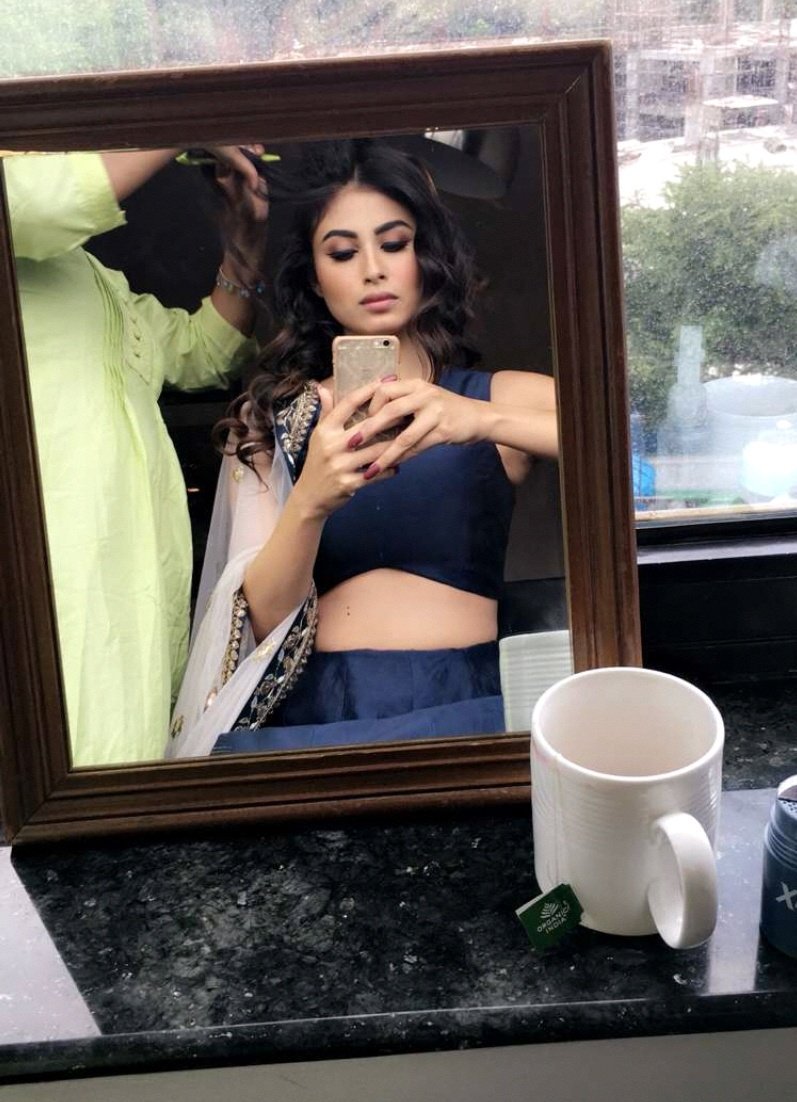 mouni_roy_'s tweet photo. My januโคโคโคโค #gorgeous #stunning #cutieeeeee #cute #amazing #sizzling #mouniroy @Roymouni @mouniroy_fc https://t.co/KfLHTyfPQB