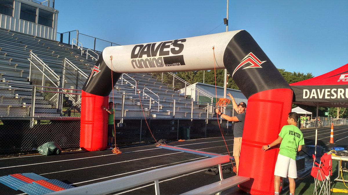 griffyman's tweet photo. @OHHSPrincipal @ohschools the finish line is almost ready. #BacktoSchool5K https://t.co/MIaOEEP9ti