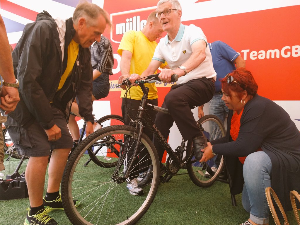 AstroMYK's tweet photo. Age or ability is no obstacle π @MullerRice @TriTrust #FunAthlon @TeamGB #Manchester #FanZone #InspireAGeneration π¬π§ https://t.co/46J2MHtAol