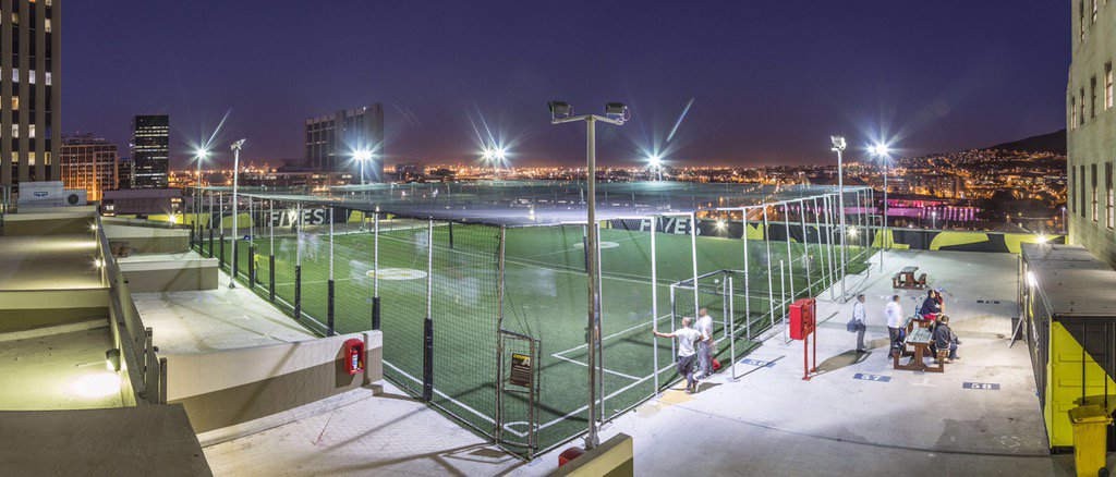 AdamFine5's tweet photo. Even better at night @GasantAbarder @FootballFunnys @FivesFutbol https://t.co/uqrogIOzYf