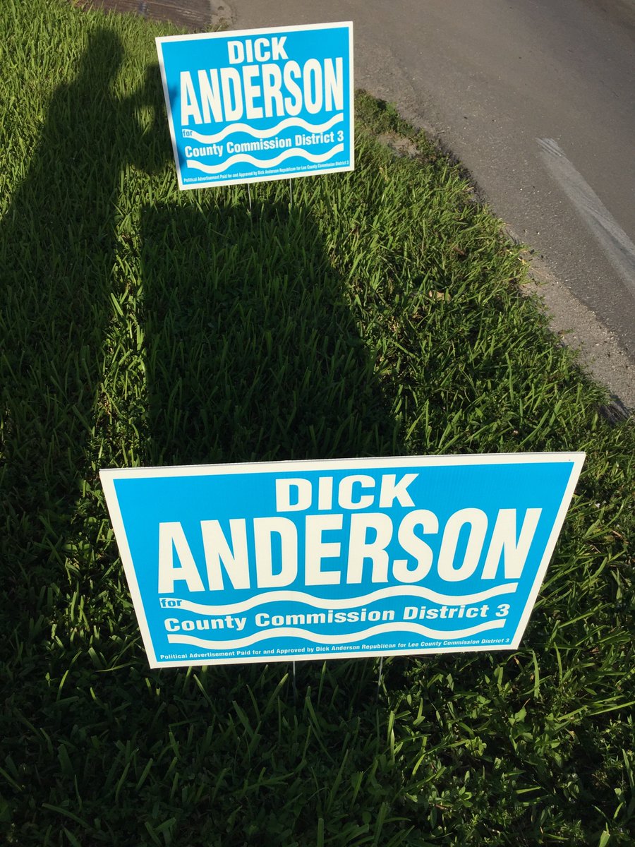 LeomaLovegrove's tweet photo. @Anderson4LeeCo3 KIKER TOOK 2 OF YOUR SIGNS ON PINE IS ROAD LAST NITE AND STUCK HIS IN. TYPICAL @larrykfan #BIGSUGAR https://t.co/C0p5yGLMy9