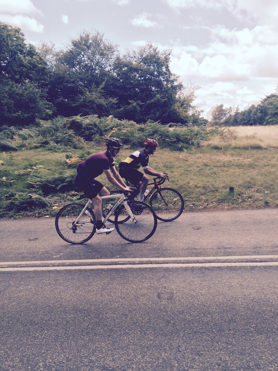 davpan's tweet photo. Another VeloVeni training ride / windy Surrey Hills @VeloVeni https://t.co/mjhqpCL029