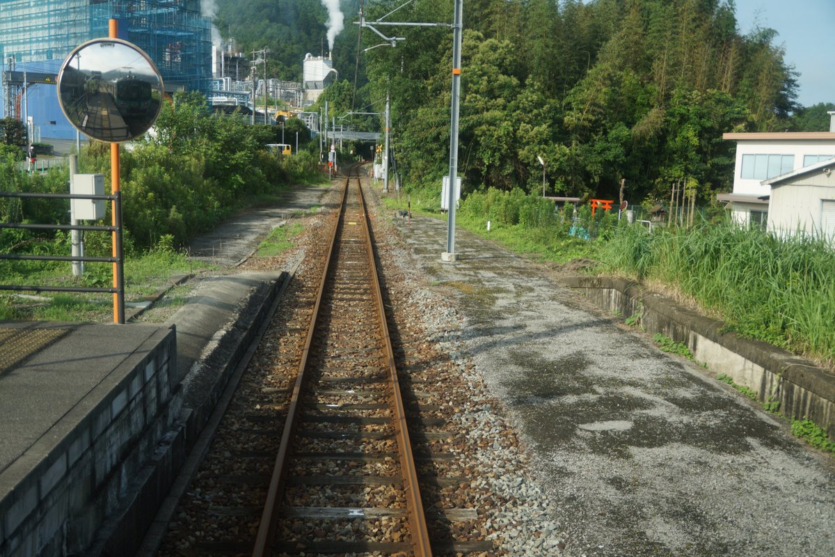 ট ইট র 無賃乗車お断り 7 16海上自衛隊舞鶴基地サマーフェスタ16 加古川線 は04年に全線電化されたが やる気なしの様子を如実に表している西脇市 谷川の必殺25 Hの速度規制と電化後に棒線化された黒田庄駅 国鉄時代に棒線化された久下村駅