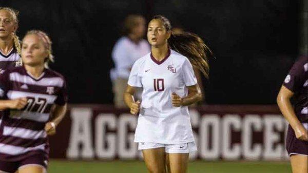unmundoperfecto's tweet photo. Deyna Castellanos anotó gol que le dio el triunfo a la Universidad de Florida https://t.co/ED02hQYn6Q https://t.co/S4Gy9MDsGk