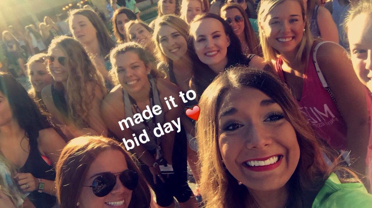 WolfPack_19's tweet photo. love our girls! https://t.co/aNgffDX1Xs