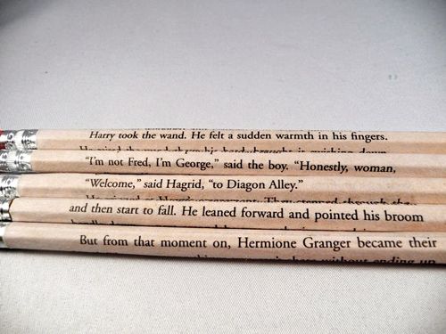 PotterWorldUK's tweet photo. Harry Potter pencils... omg I want them! https://t.co/497x2sxV4a