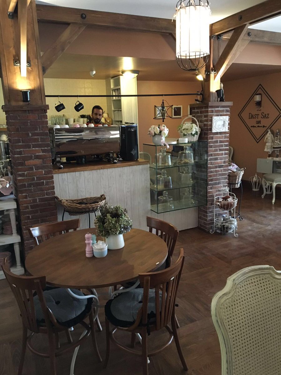 victoriaarduino's tweet image. Chic furniture and great espresso with #va388blackeagle in @dastsazcafe Teheran