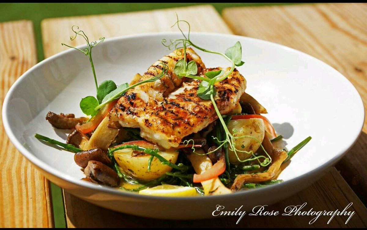 Chargrilled monkfish, samphire, mushrooms and lemon.  <a href="/FishesExeter/">Fishes</a> <a href="/atasteofdevon/">A Taste of Devon</a> @eatingexeter @Tasteofthewest