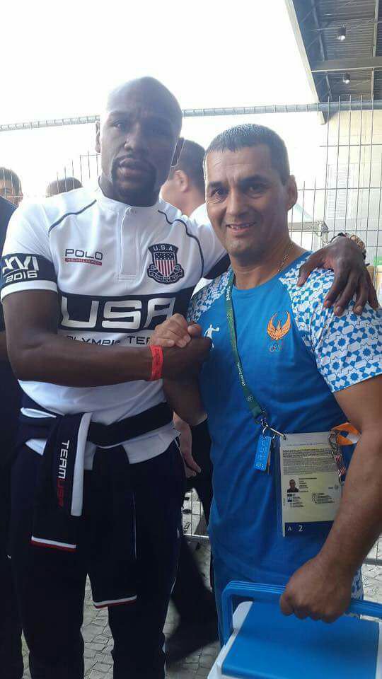 Butun dunyo , Mayvezerni tan bergani urtoqlar! Maksimum RT #UZb <a href="/murodov_/">™</a> <a href="/xushnudbeck/">Xushnud Xudoyberdiyev</a> @Eshittizmi <a href="/Shuhratoka/">Shuhrat M</a>