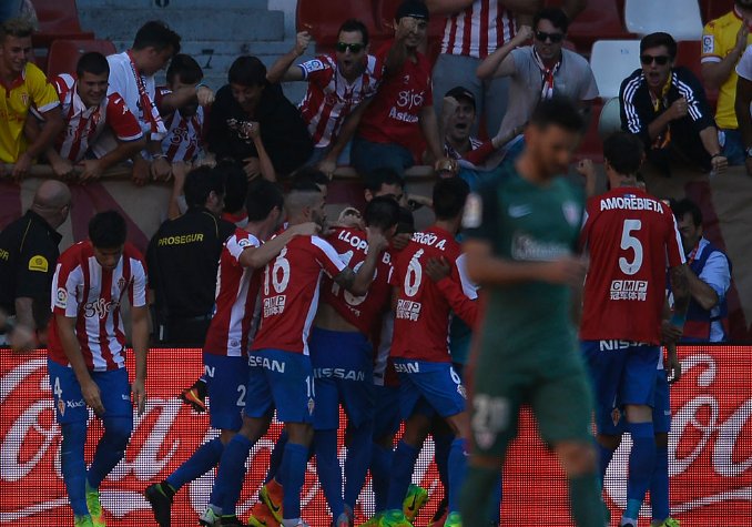 Los jugadores del Sporting celebrando el segundo gol (@SC_ESPN)