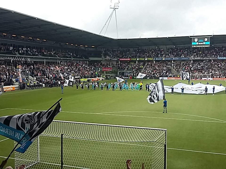 deejeebeegee's tweet image. 