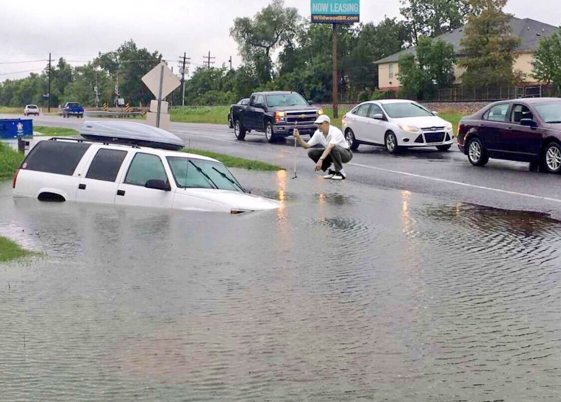 CqZB15AW8AEkqZI.jpg:large