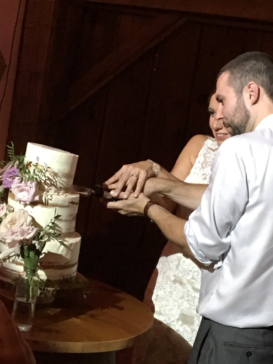 Zeegs's tweet photo. @AmandaDaryn2016 lightsaber knife to cut the cake!
#AmandaDaryn2016 https://t.co/MC3Aun5su8