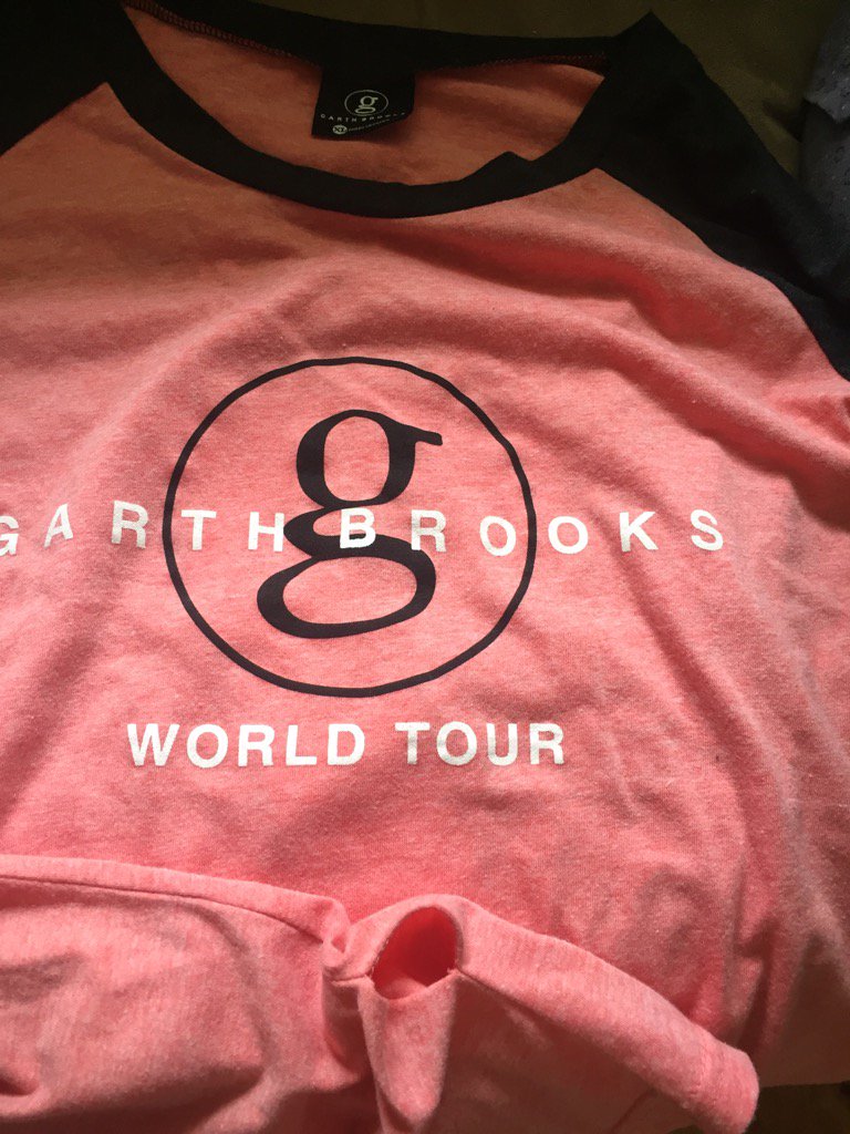 K_Edel's tweet image. @garthbrooks $40 for a L\S Tee that hasn't been worn yet #ripoff #qualitymerch
