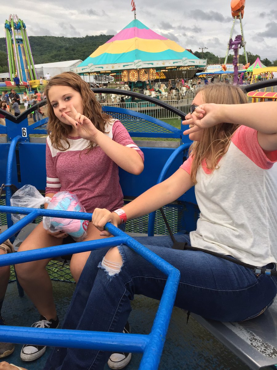 Amanda Renner (@manderjean) on Twitter photo 