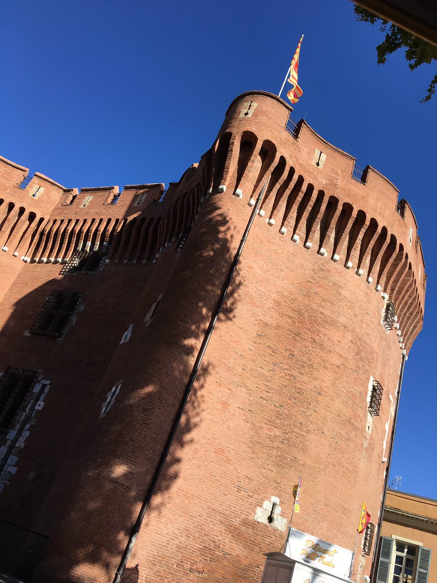 140 marchés à gravir pour arriver en haut du #Castillet à <a href="/Perpignan_66/">Perpignan 66</a>