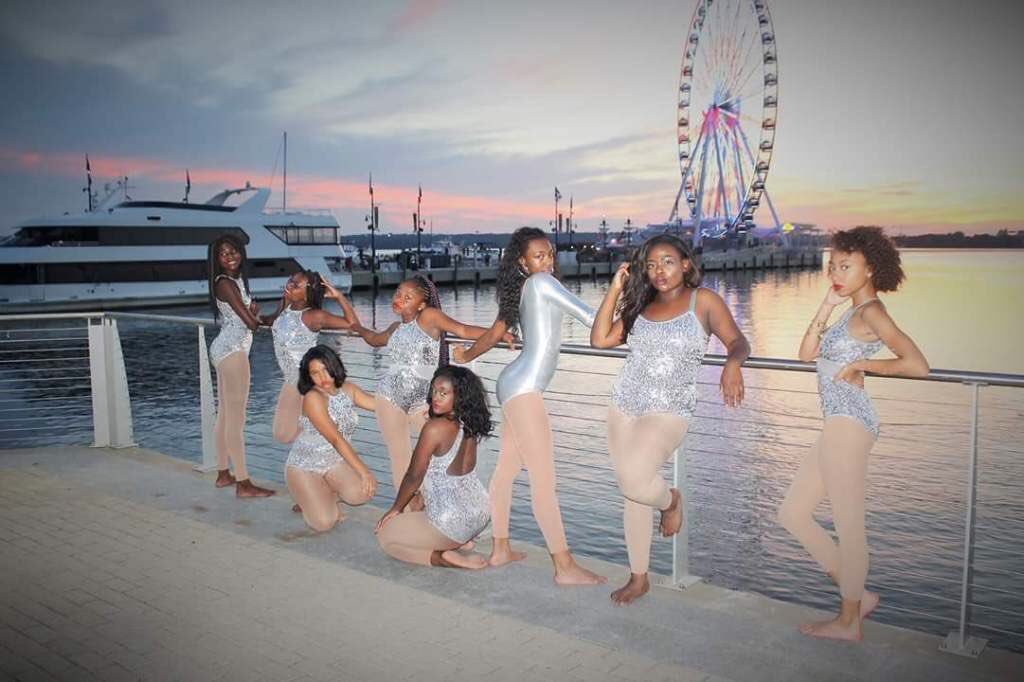 SilverStarlets_'s tweet photo. The girls kilt their photoshoot. Love them to death.! 💖 #Silverstarlets #Dance #Majorette #DMV #JasmineArmani https://t.co/FeIUG8DMFp