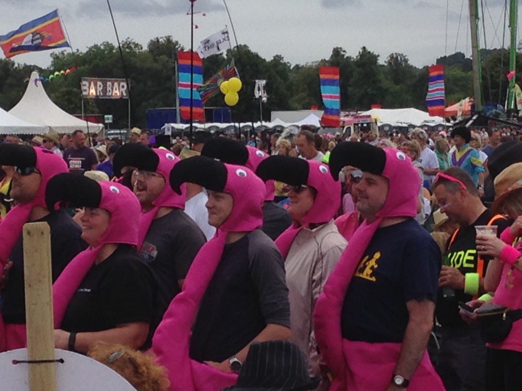 Danrice73's tweet photo. #rewindfestival #pinkflamingoclub https://t.co/JGEQHTrxHv