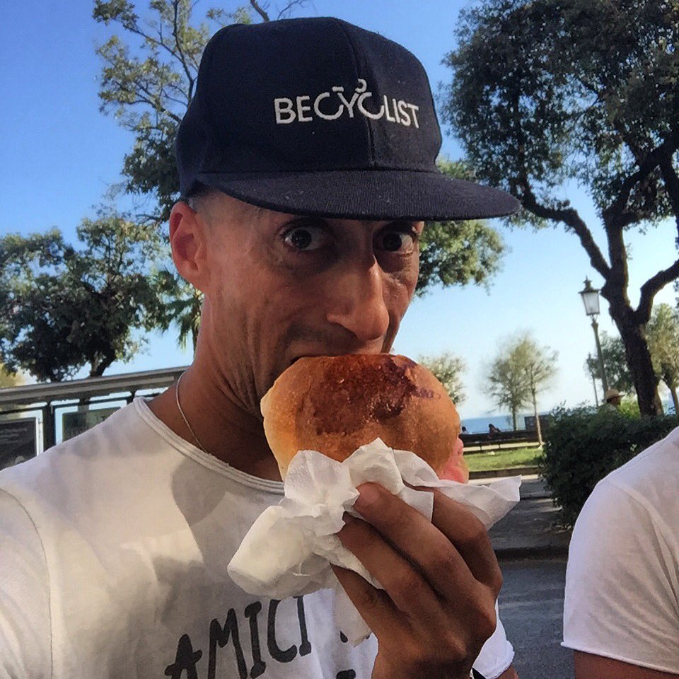 E per finire in bellezza... Briosche col gelato...😁 <a href="/Becyclist_it/">Becyclist</a>