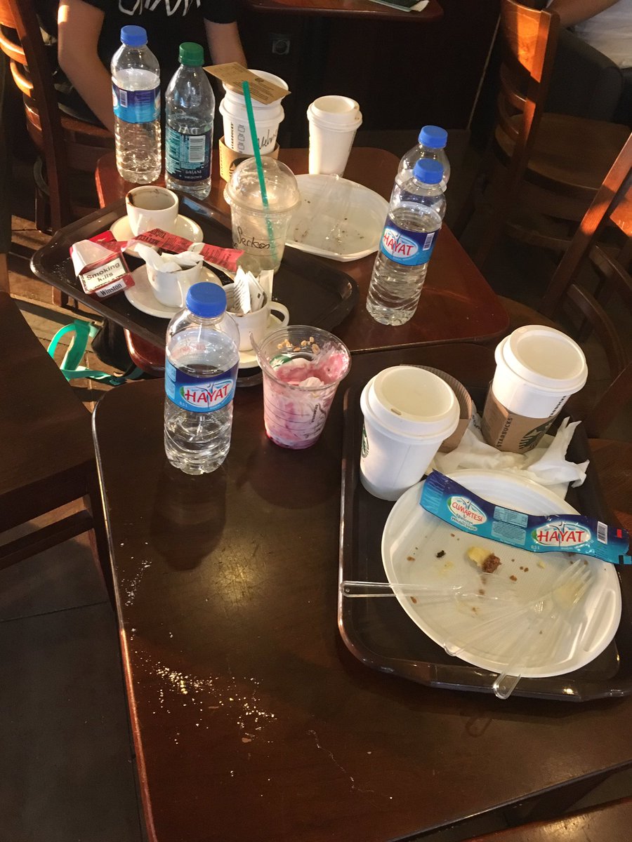 gizilicious's tweet photo. @StarbucksTR Merhaba, iki kahve icin 25 tl aldiginiz Ataturk Havalimani Starbucks'tan kareler.. https://t.co/k2C4ynkR9t