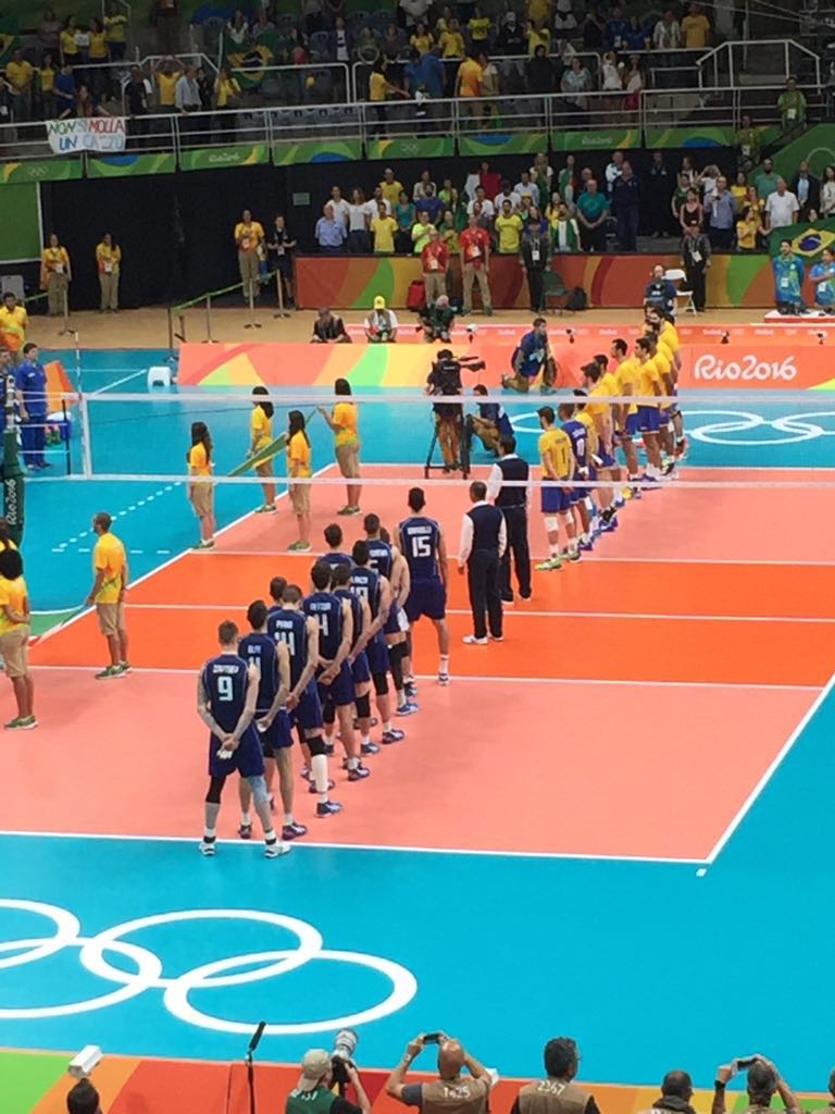 LGSSportLab's tweet photo. FINALISSIMA #Ita vs #bra ci siamo!  #LGSontour #volleyball #Rio2016  #Olympics https://t.co/cUM8yKNT0u