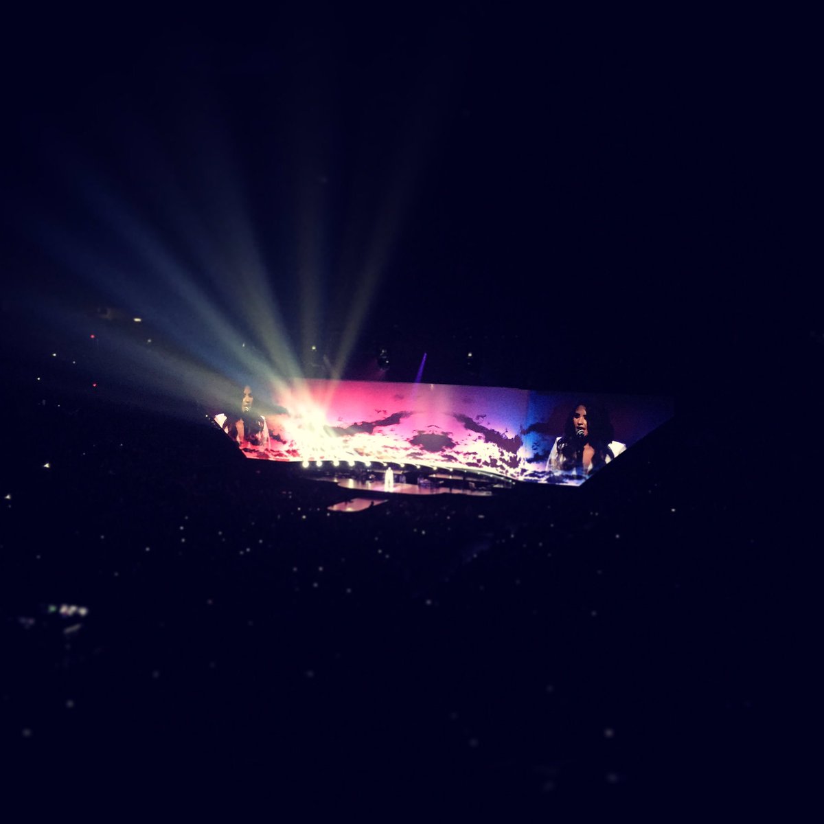 TSTCpodcast's tweet photo. Great music = a great night w/ @_tvan! However #PDX really really really missed @MikePosner #confident https://t.co/zgvCCjoOk1