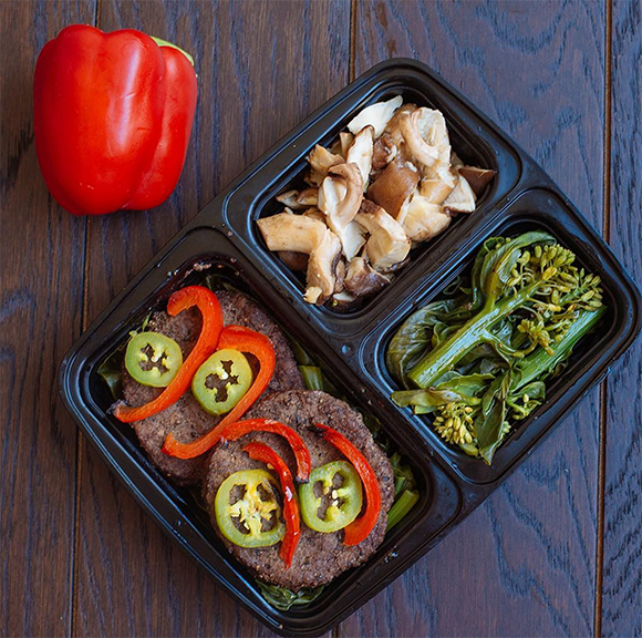Thehammerchisel's tweet image. Gains on gains on gains! Here are 9 meal prep ideas for higher calorie levels on the blog:
bchbody.life/2bdCsn0