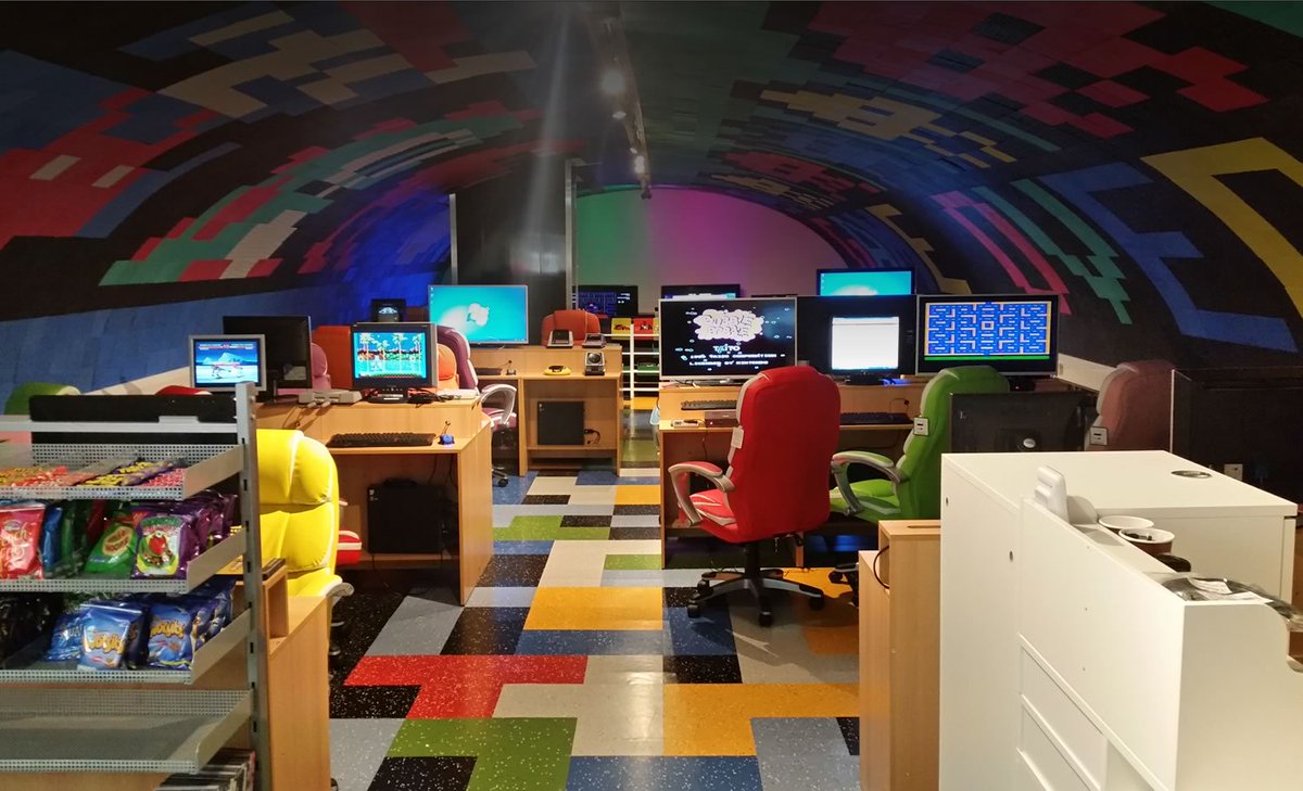 ✪ 𝕽𝖊𝖙𝖗𝖔𝖇𝖆𝖙𝖊 ✪ - Daily Glitch 🕹 tweet media