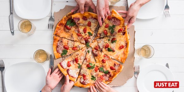 JustEat_es's tweet photo. Cosas que unen:
✔ Pizza y fútbol
✔ Pizza
✔ Pizza
✔ Pizza con extra de queso
#Comienzalaliga https://t.co/8N6CuaumMd