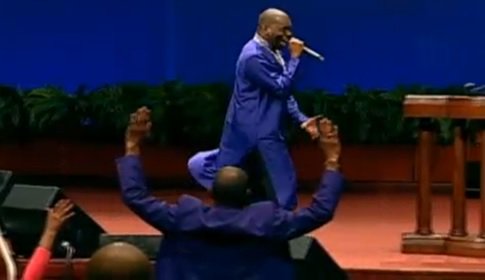 This picture pretty much explains how Dr. @jamalhbryant tore @friendshipwest up today!!! #fwbc40