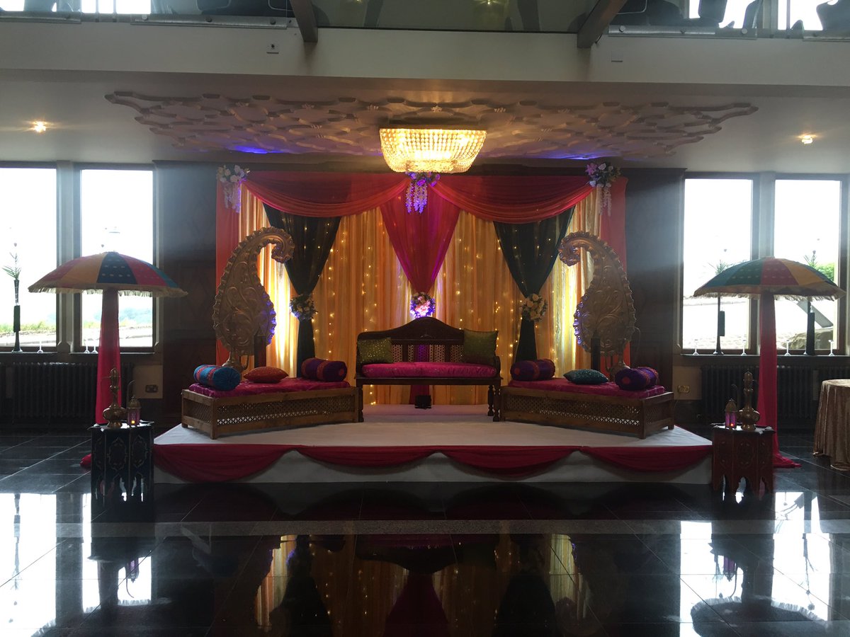 PRAlearning's tweet image. Entrance at the saddleworth hotel #2of4 #Bhangra #Entrance #BrideAndGroom #SaddleworthHotel #Dhol