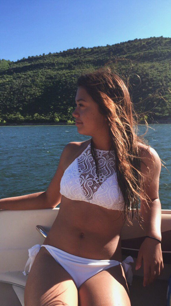 jolenaisabel's tweet photo. I'm learning to love myself despite my flaws and imperfections.💛 #takemebacktothelake #ss https://t.co/KCi2pp5or4