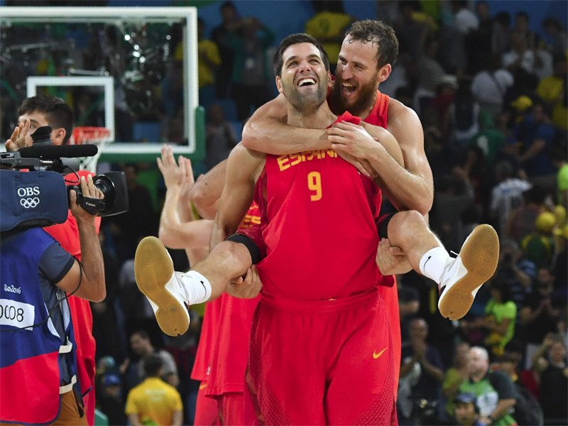 TOISportsNews's tweet photo. #RioWithTOI -- #ESP edge #AUS for #basketball #bronze in thriller
https://t.co/awSgItDxhs #Rio2016 https://t.co/bsge1j2YEj