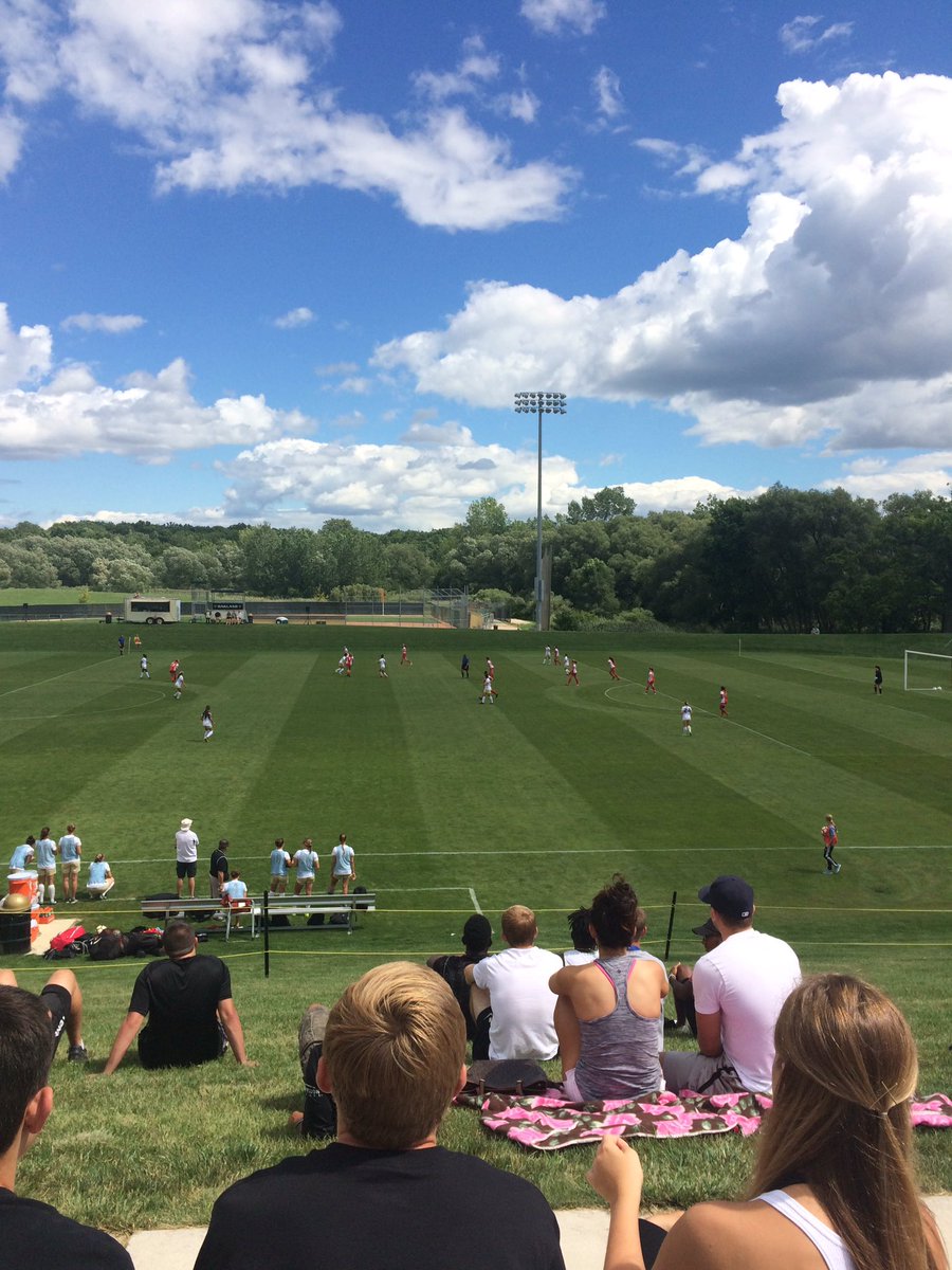Beautiful day for some #OU soccer! <a href="/GoldenGrizzlies/">Golden Grizzlies</a>