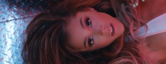 buterafts1d's tweet photo. I'm in lovee #SideToSideToday
#SideToSide https://t.co/wz3RrQuAjY