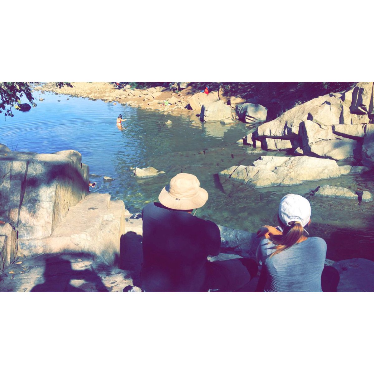 LindsayCurcio's tweet photo. Exploring new places🌻🏞🐾 https://t.co/OLam75WcGe